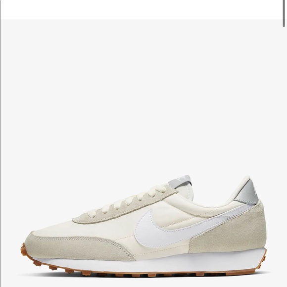 Nike DBreaker Sneakers Womens US Size 7 Like New - Picture 2 of 4